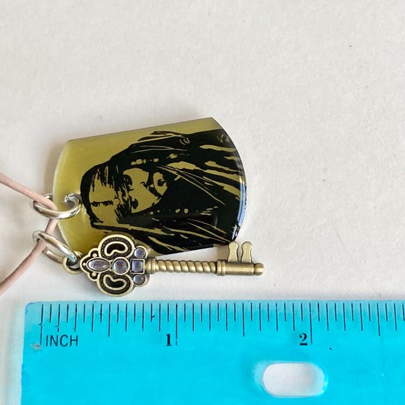 Vintage Disney Pirates of the Caribbean Necklace Charm Skull Crossbones 23" - Picture 10 of 10